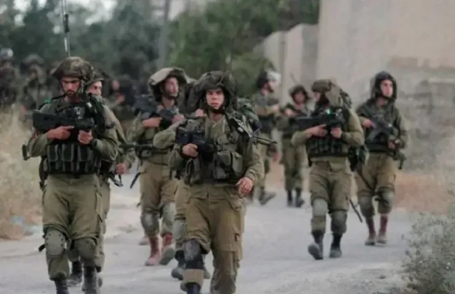 قوات الاحتلال الإسرائيلى تعتقل 31 فلسطينيا فى حملة مداهمات بالضفة الغربية