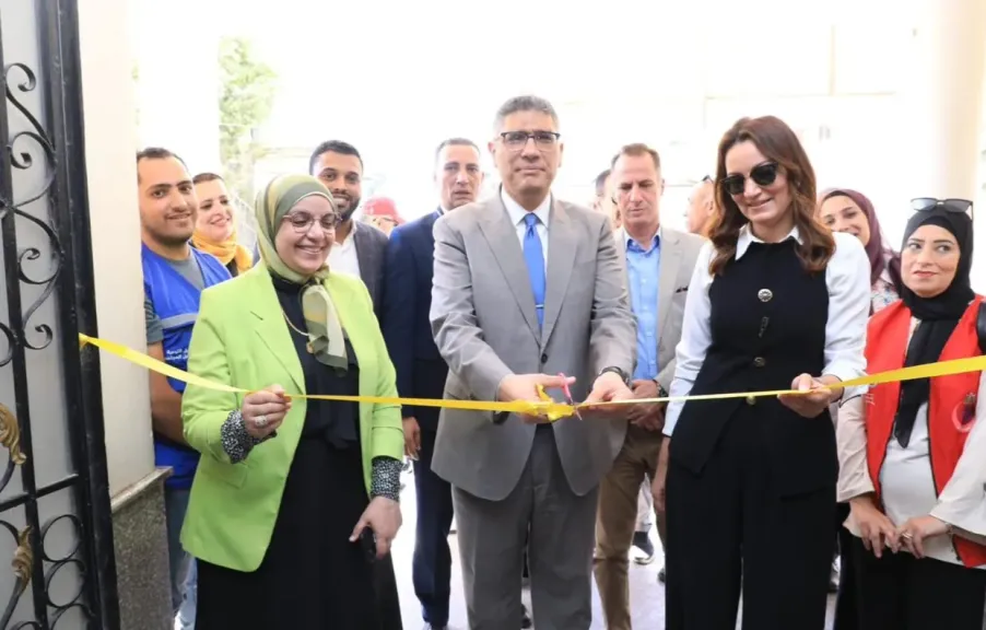 محافظ الجيزة يدشن حملة ” 100 يوم صحة” من مركز ميت عقبة بالعجوزة