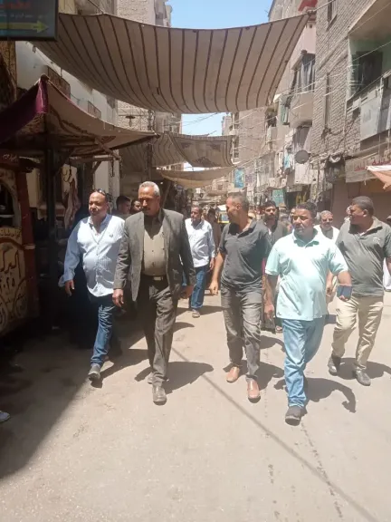 حملة مسائيه لرفع الإشغالات المخالفة بمنطقة الكافيهات بمدينة كوم حمادة