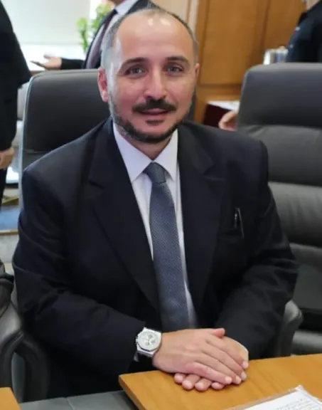 تجديد ندب الدكتور عمر شريف عمر بالقيام بأعمال أمين المجلس الأعلى للمستشفيات الجامعية