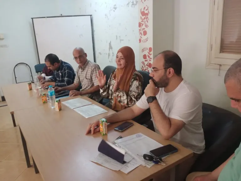 محافظ أسيوط يؤكد ضرورة رفع الوعي لتحسين الخصائص السكانية