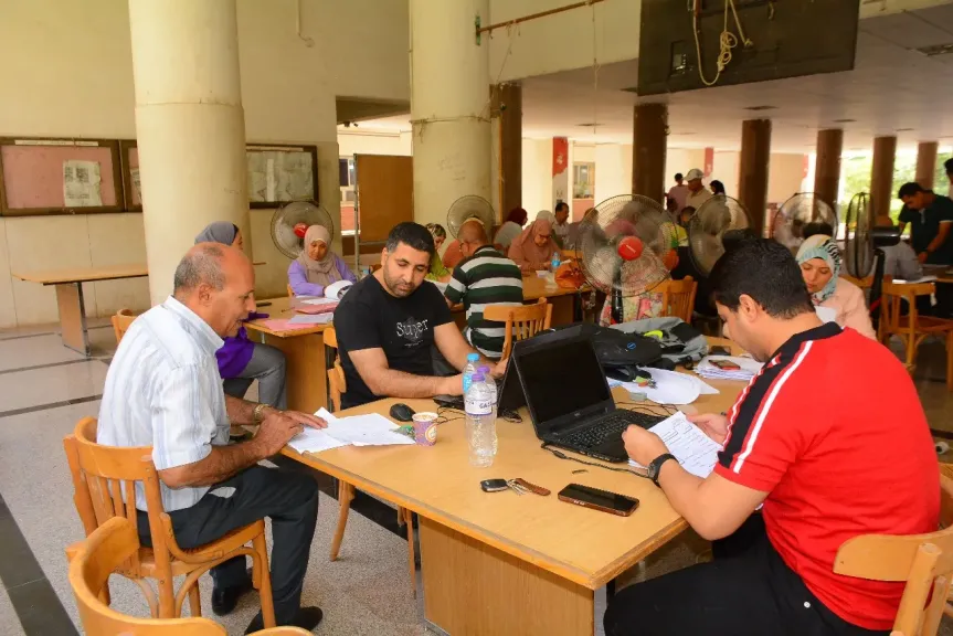 جامعة أسيوط تواصل استقبال طلاب الثانوية العامة للتسجيل في اختبارات القدرات