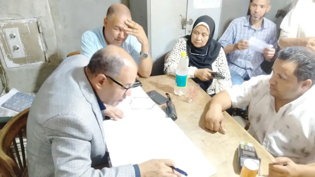 وكيل زراعة البحيرة يتابع توزيع الأسمدة بجمعية حرارة بحوش عيسى