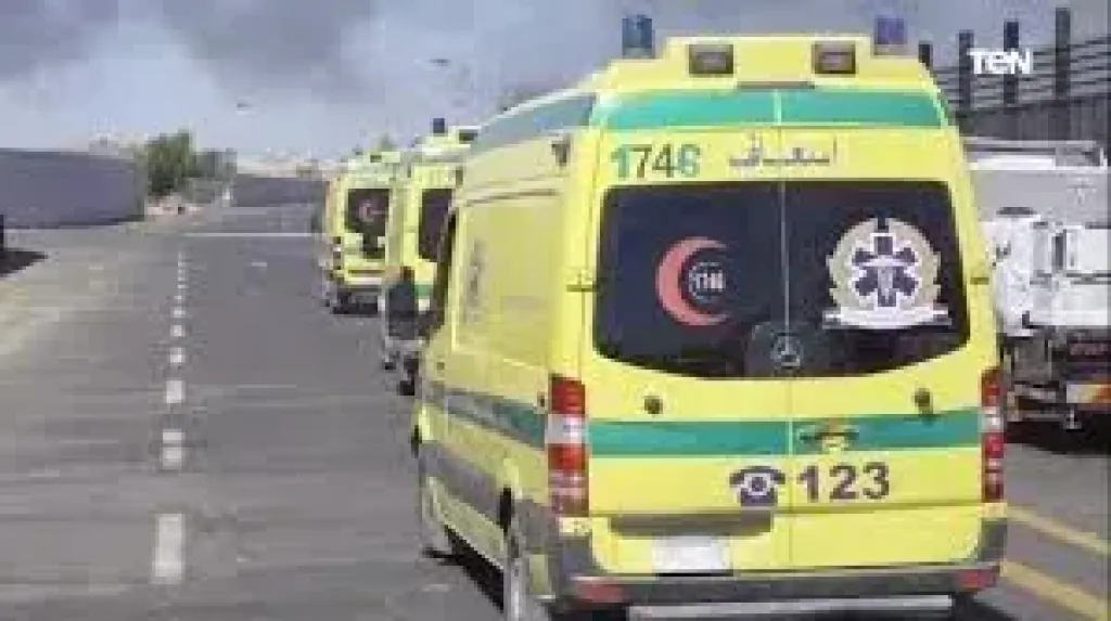 إصابة شخص صدمته سيارة أثناء عبوره للطريق فى الهرم