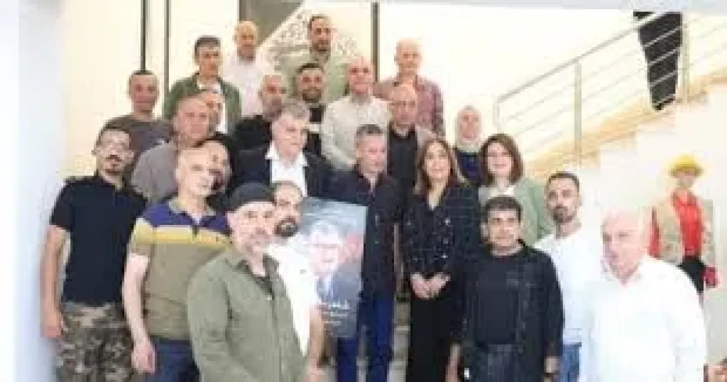 اتحاد نقابات عمال فلسطين يلتقى عددا من الأسرى المحررين من سجون الاحتلال