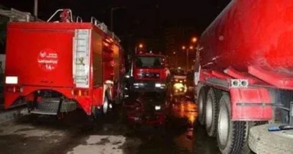 السيطرة على حريق بمخزن كرتون بالخصوص.. والمعاينة الأولية: شماريخ أفراح السبب