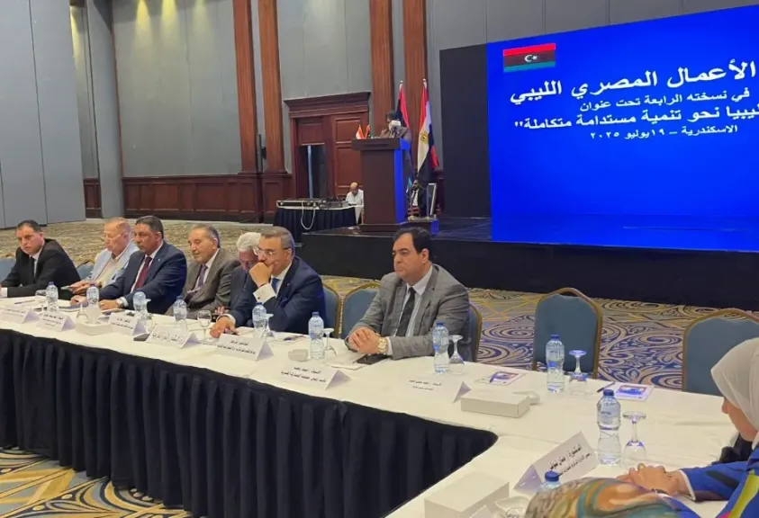 الوكيل: مصر وليبيا شعب واحد.. وعلينا غزو الأسواق الإفريقية معًا ( صور )