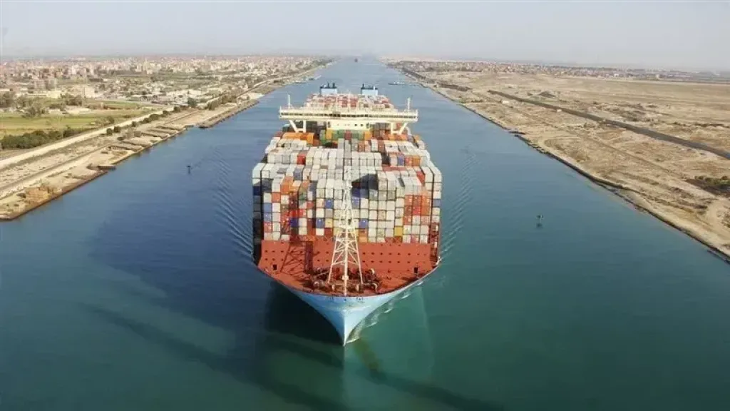 رئيس هيئة قناة السويس: خسرنا 66% من عائداتنا بالدولار منذ بدء توترات البحر الأحمر