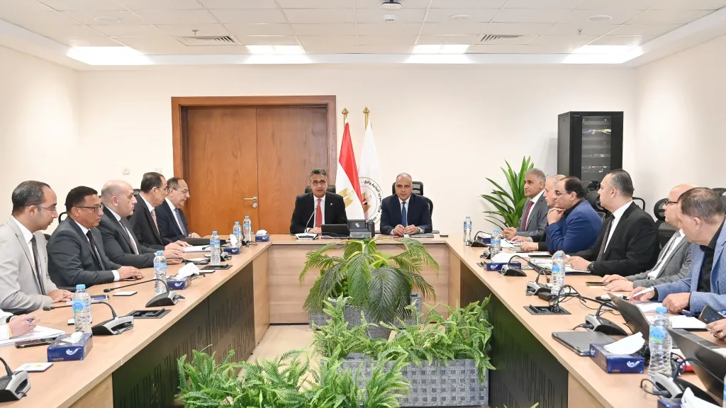 وزيرا الري والتموين يبحثان تطوير مصانع السكر وحماية الموارد المائية من التلوث