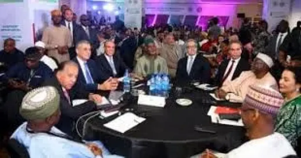 وزير خارجية نيجيريا يعلن دعم بلاده ترشيح الدكتور خالد العنانى مديرا لليونسكو