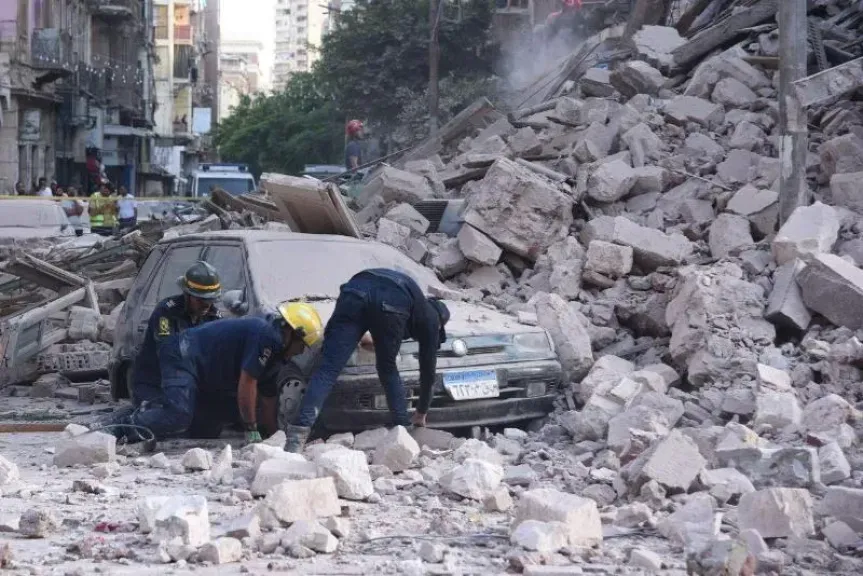 انهيار مبنى على قوة إسرائيلية في غزة وعدد من جنود الاحتلال عالقون تحت الأنقاض