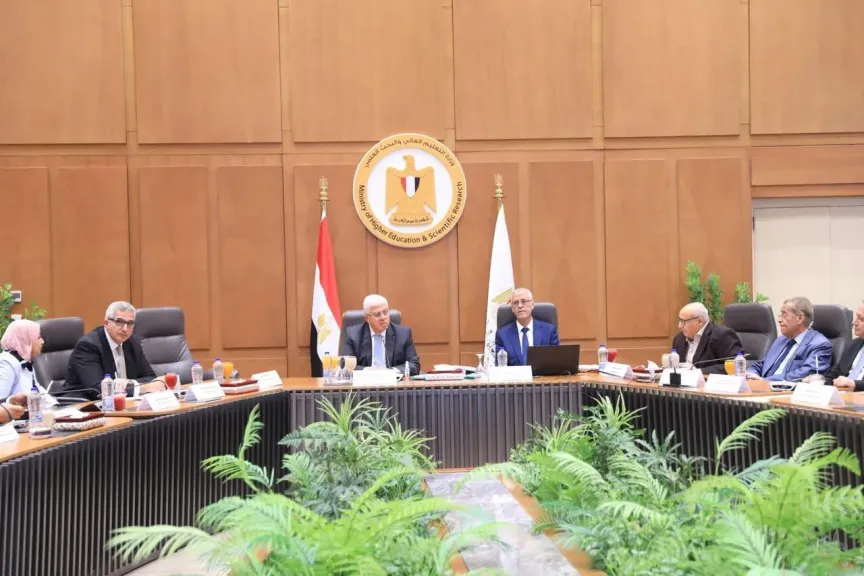 الدكتور المنشاوي يشارك اجتماع مجلس الجامعات الأهلية ويشيد بجهود