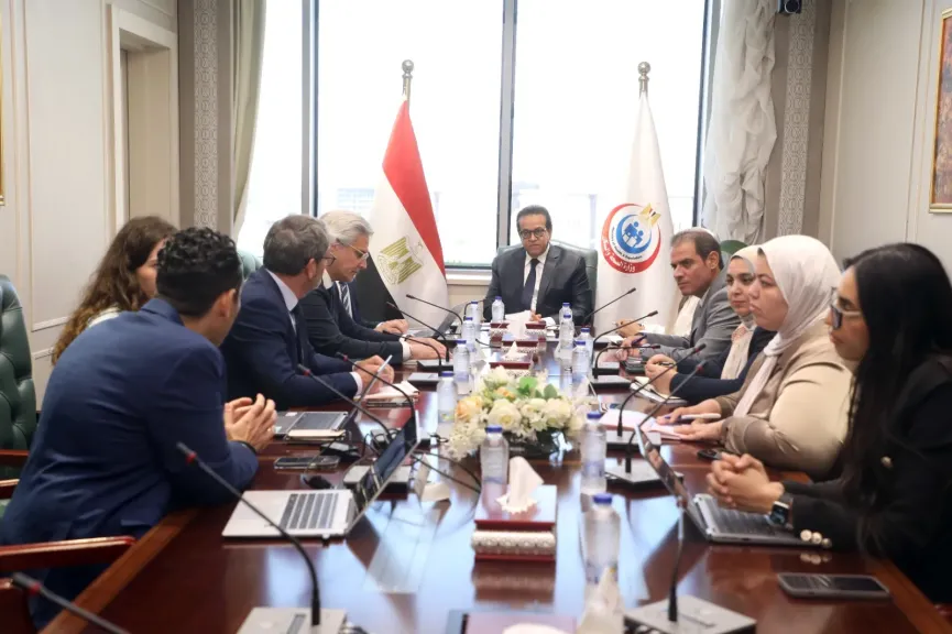 الصحة تبحث تصنيع تركيبات غذائية علاجية بمشاركة سويسرية وفرنسية