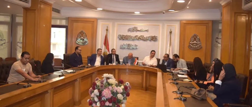 غرفة القاهرة تناقش تعاونًا جديدًا مع البنوك ضمن خطتها لتطوير خدمات منتسبيها