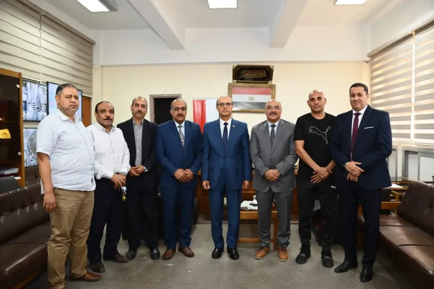 رئيس جامعة أسيوط يتابع اختبارات القدرات بكلية علوم الرياضة ويؤكد الالتزام
