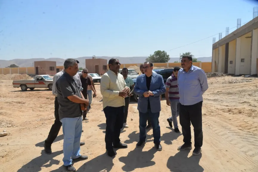 محافظ أسيوط يتفقد أعمال إنشاء سوق الجملة الجديد للخضار والفاكهة