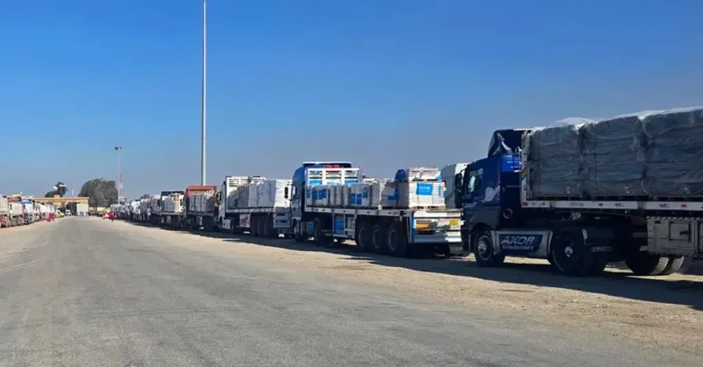 القاهرة الإخبارية: دخول 166 شاحنة مساعدات إلى غزة منذ أمس.. وجار إدخال 180 شاحنة اليوم