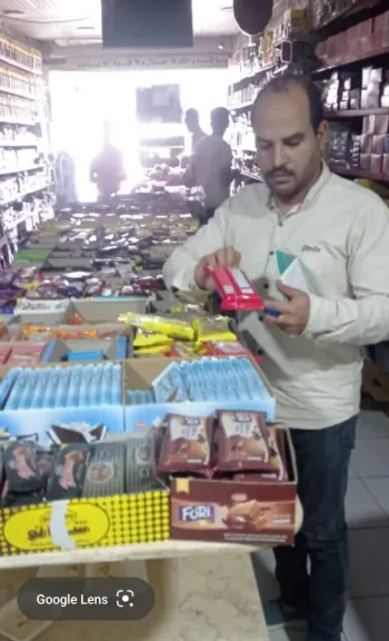ضبط (٥ ) طن مواد غذائية مجهولة المصدر بالعاشر من رمضان