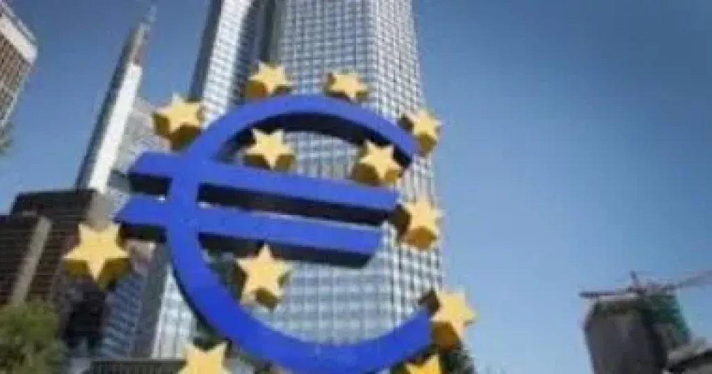 البنك المركزى الأوروبى يبقى معدلات الفائدة دون تغيير