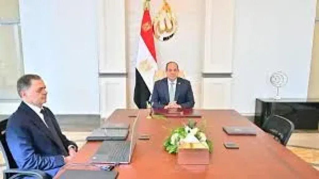 الرئيس السيسى يجتمع باللواء محمود توفيق وزير الداخلية