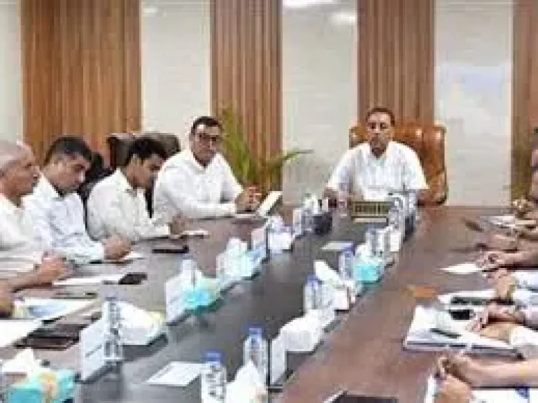 رئيس الوزراء يستعرض موقف مشروعى مدينة رأس الحكمة الجديدة ومدينة شمس الحكمة