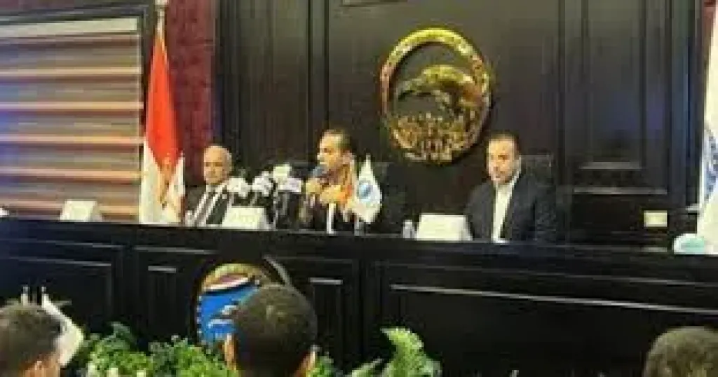 مستقبل وطن يكرم أوائل الثانوية العامة ويمنح كل طالب 100 ألف جنيه