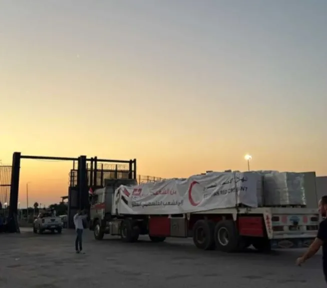 دخول 120 شاحنة مساعدات من معبر رفح إلى قطاع غزة