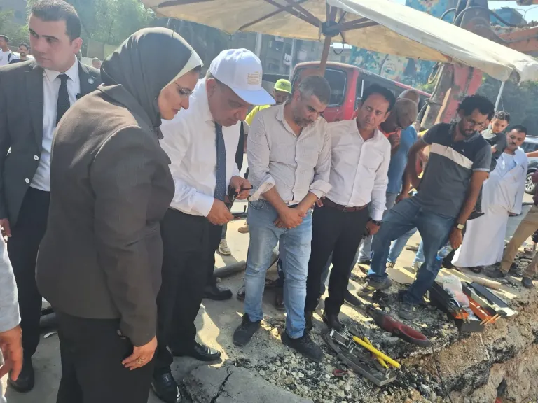 وزير الكهرباء يتابع اصلاح عطل الكابل الارضي امام مجطة مترو ساقية مكي بمحافظة الجيزة