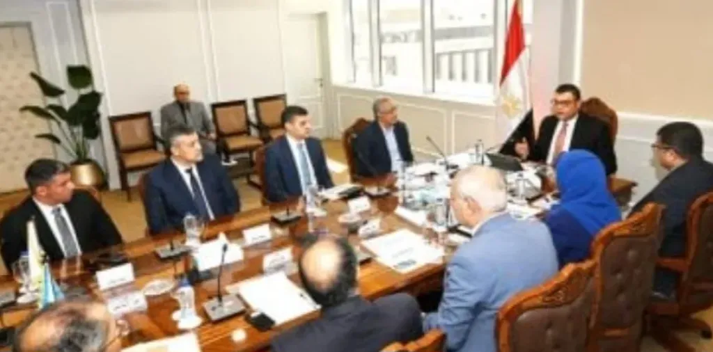 وزير الإسكان يتابع موقف المشروعات بمحافظة بورسعيد