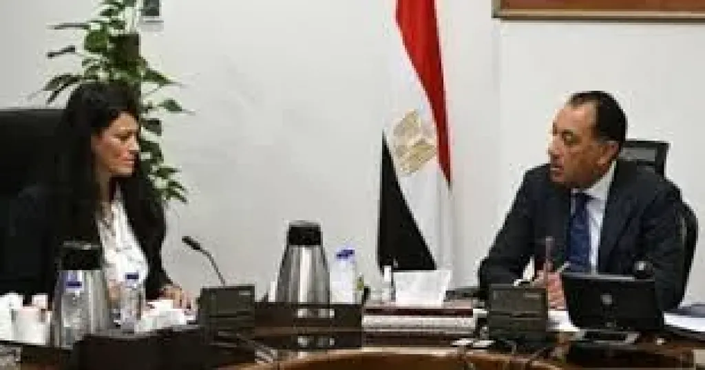 رئيس الوزراء يتابع مع وزيرة التخطيط استعدادات إطلاق السردية الوطنية للتنمية الاقتصادية