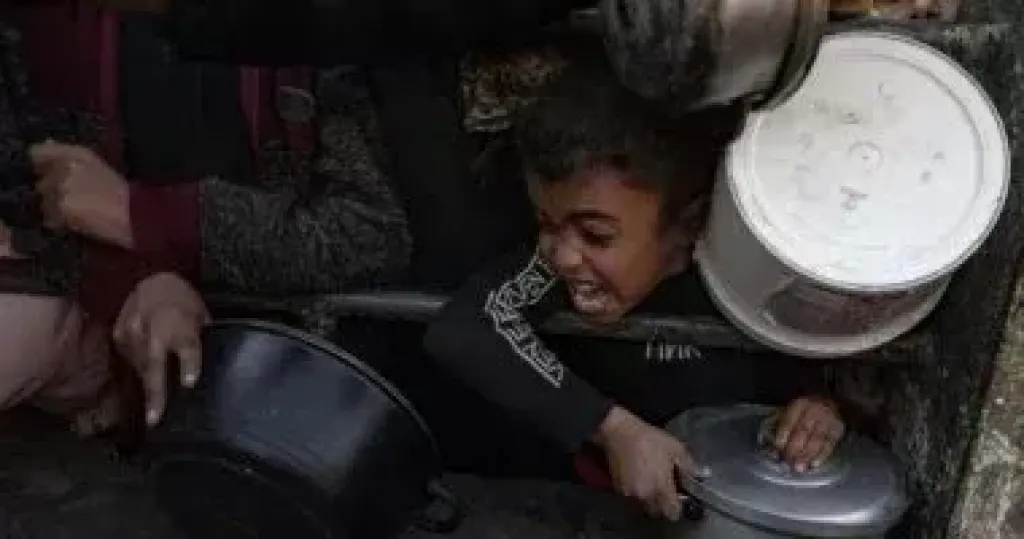4000 طن عبر «زاد العِزّة».. استمرار تدفق المساعدات المصرية إلى غزة