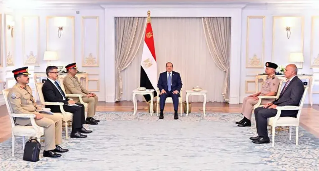 الرئيس السيسي يستقبل رئيس هيئة الأركان المشتركة لجمهورية باكستان الإسلامية
