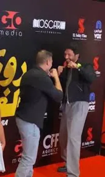 حسن الرداد يلعب بوكسينج ومحمد ثروت بصحبة أسرته فى عرض فيلم روكي الغلابة