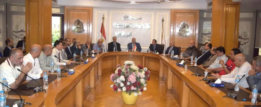 أيمن العشري: كتف في كتف مع الحكومة لخفض الأسعار.. والتجار مستعدون للتنازل عن هامش الربح