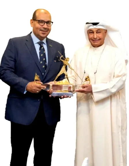 ياسر ادريس : احتفال اساطير العاب الماء  بدخول حسين المسلم قائمة العظماء فخر لكل عربي” فيديو ”
