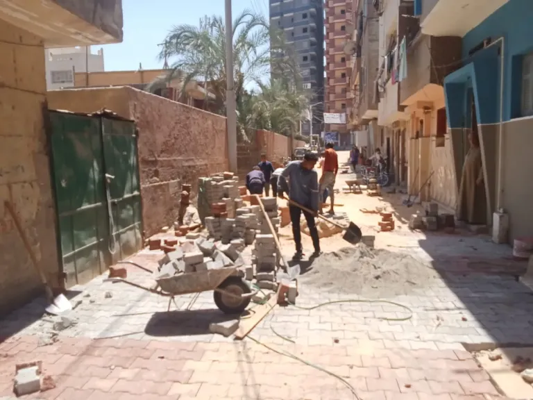 محافظ أسيوط: مواصلة تركيب بلاط الإنترلوك بمنطقة الصيانة البحرية