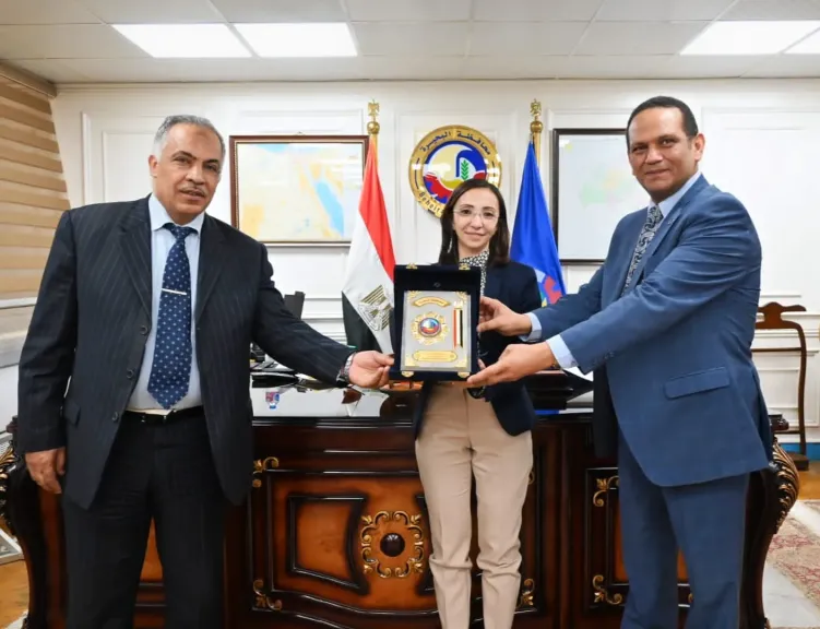 جاكلين تستقبل وفدًا رفيع المستوى من جامعة الأزهر وتؤكد على التعاون المشترك لخدمة العملية التعليمية