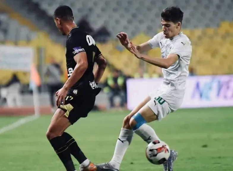 صفقة تبادلية محتملة بين الزمالك والمصري.. شوبير يكشف التفاصيل