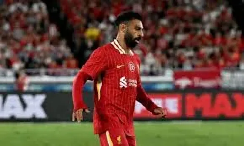 محمد صلاح يتلقى هدية غير متوقعة في مباراة يوكوهاما ضد ليفربول
