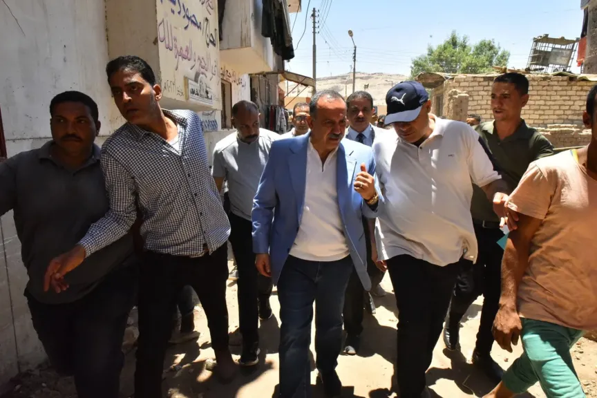 محافظ أسيوط يتابع إعادة تأهيل مساكن ”المصلة