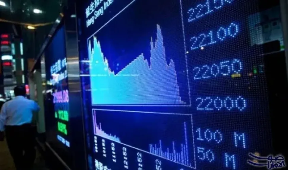 الرسوم الجمركية الأمريكية تُربك الأسواق العالمية.. مخاوف التصعيد التجاري تضغط على النفط وتدعم الذهب