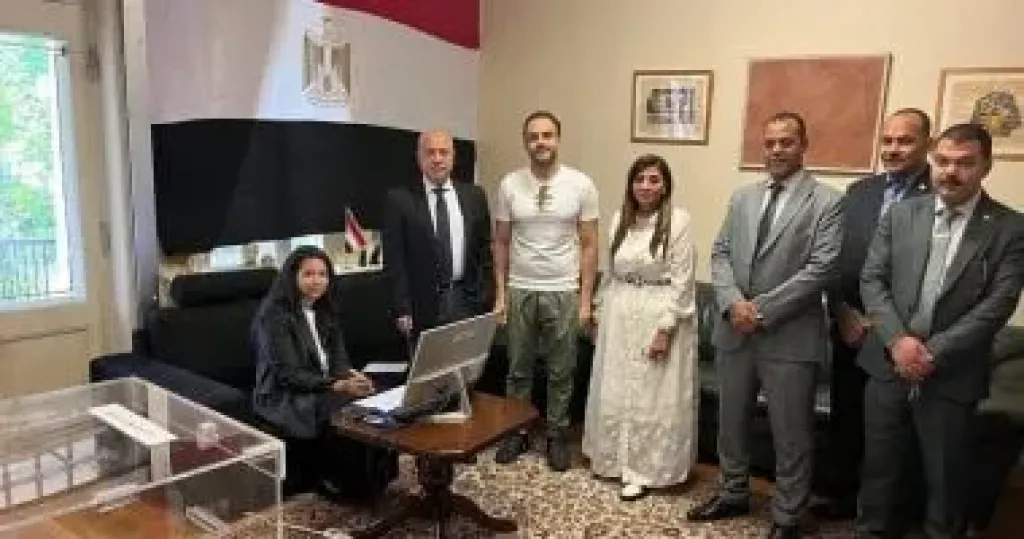 أبناء الجالية المصرية بالنرويج يدلون بأصواتهم فى انتخابات الشيوخ