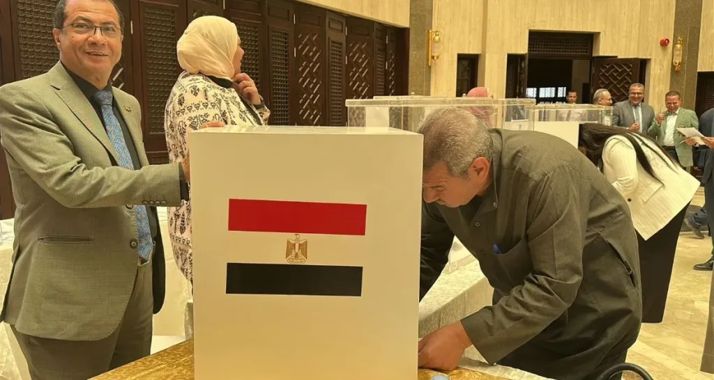 سفير مصر بالجزائر: أبناء الجالية حريصون على المشاركة فى انتخابات الشيوخ