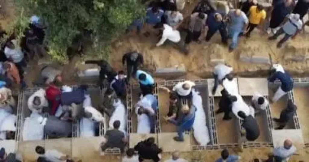 الرصاص والقنابل والحصار الإسرائيلي على غزة يقتل أكثر من 18 ألف طفل بالقطاع