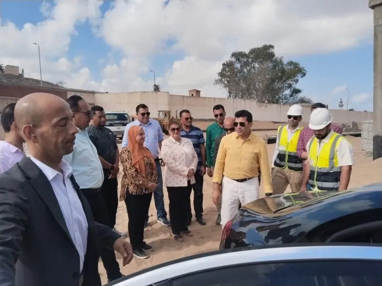 وزير الرياضة يتفقد ”أرض المنتدي” بأبي قير ويوجّه بسرعة الانتهاء من المرحلة الأولى