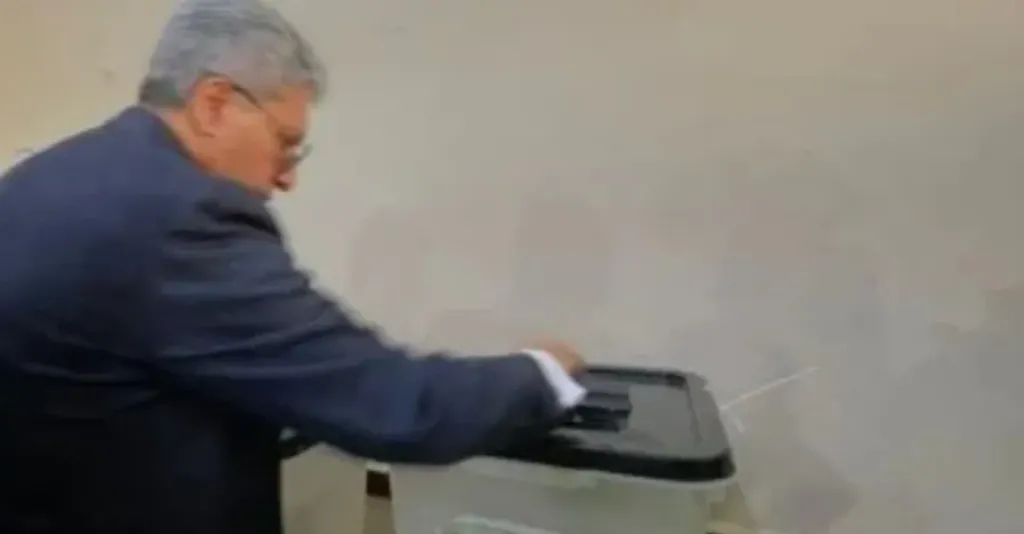 وزير السياحة يدلى بصوته فى انتخابات مجلس الشيوخ 2025