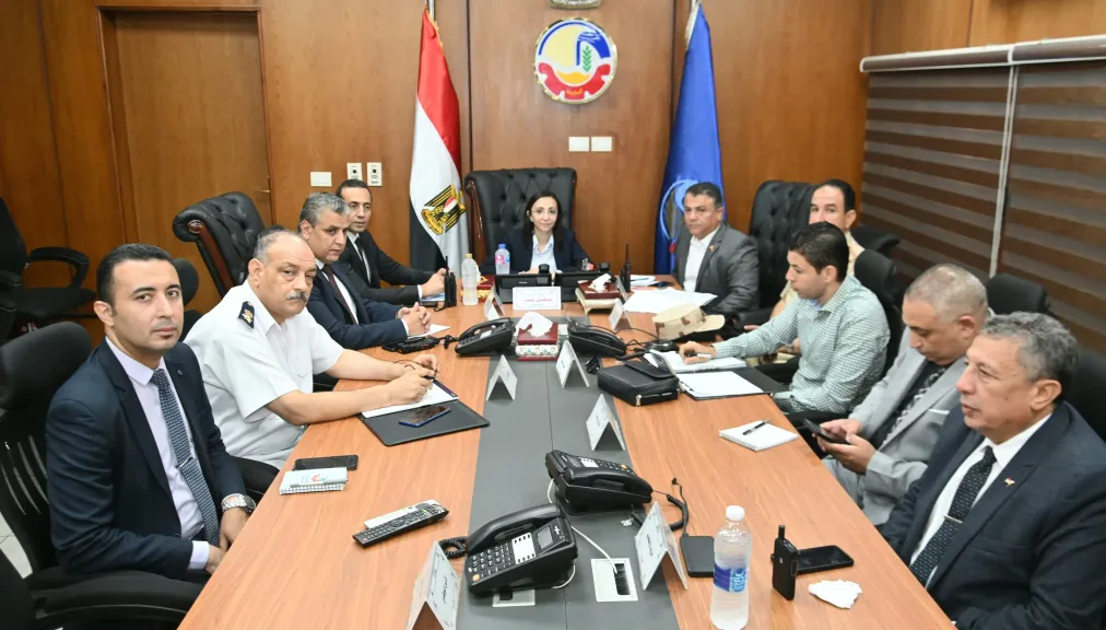 وسط توافد الناخبين جاكلين تؤكد على انتظام فتح اللجان وبدء فعاليات اليوم الأول خلال رئاستها لغرفة التحكم والسيطرة