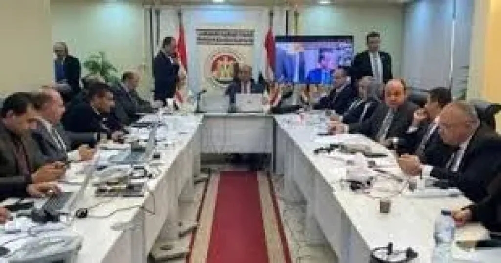 الهيئة الوطنية تتابع سير انتخابات الشيوخ بعد استئناف التصويت فور انتهاء الراحة
