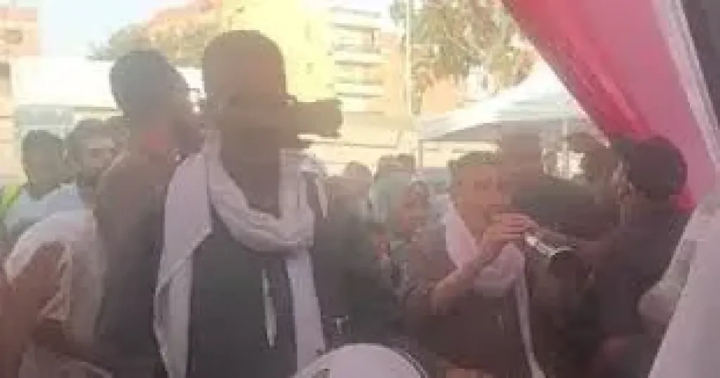 زفة بلدي للناخبين بلجان الهرم فى الساعات الأخير من أول أيام التصويت..