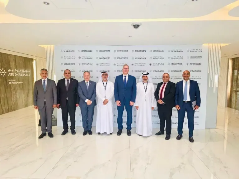 وزير البترول يبحث في أبوظبي تعزيز التعاون مع موانئ الإمارات